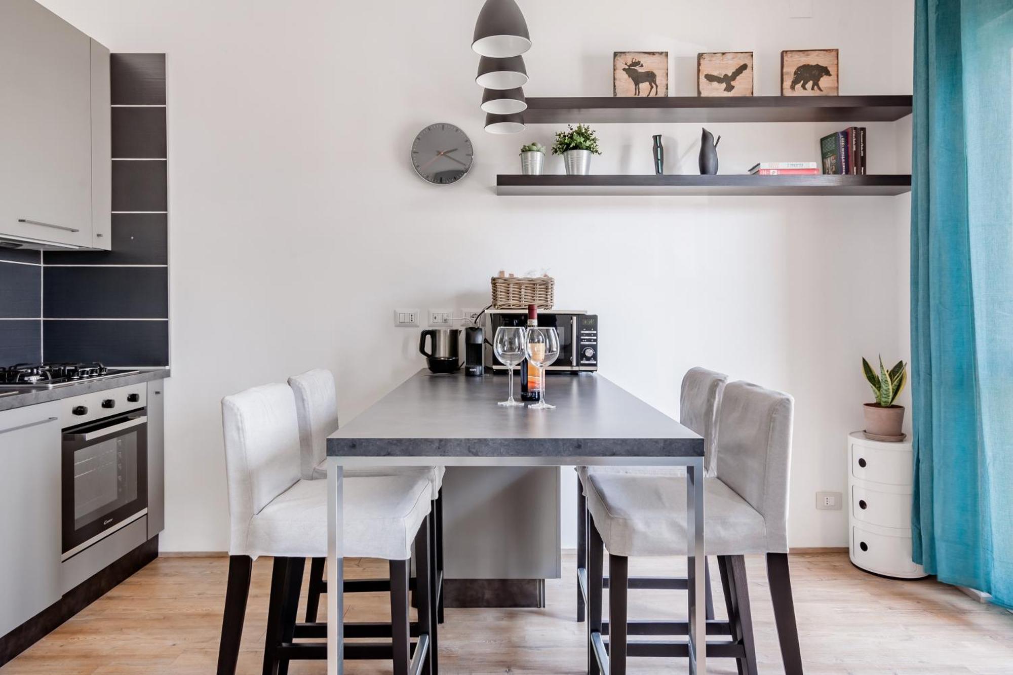 Open The Classic Wooden Shutters At A Cozy City Nest Florencia Exterior foto